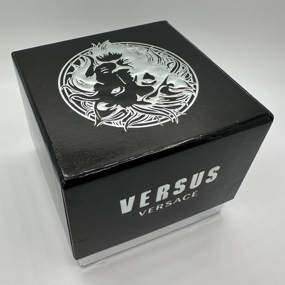Versace Versus Lion Silver Watch - Picture 5 of 6